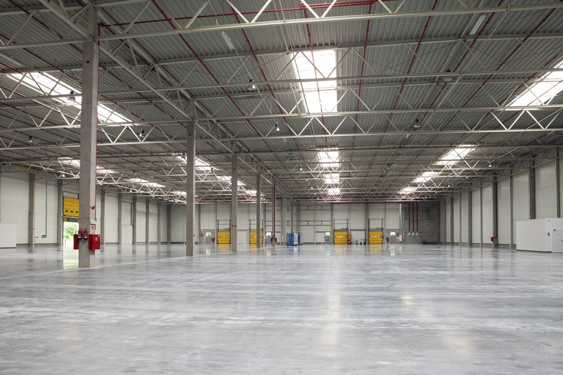 Empty warehouse space for lease in an Atlanta industrial building